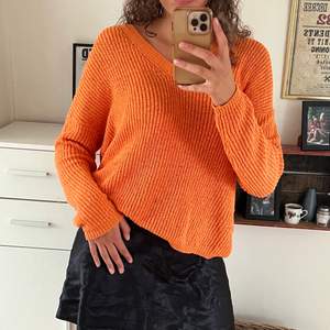 Orange stickad aningen oversized tröja 🧡 