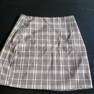 Rutig kjol  - Rutig kjol storlek 34