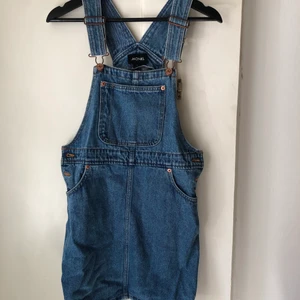 Jeansklänning - Jeansklänning. Oanvänd. 