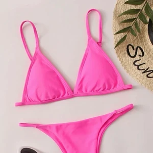 Bikiniöverdel  - Superfin bikinitopp från Shein. Stlet M men skulle säga att det passar S bättre. Skriv för fler bilder!