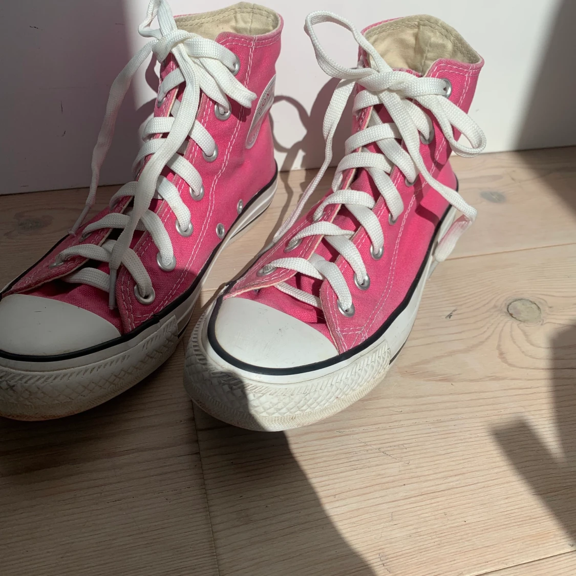 Rosa converse