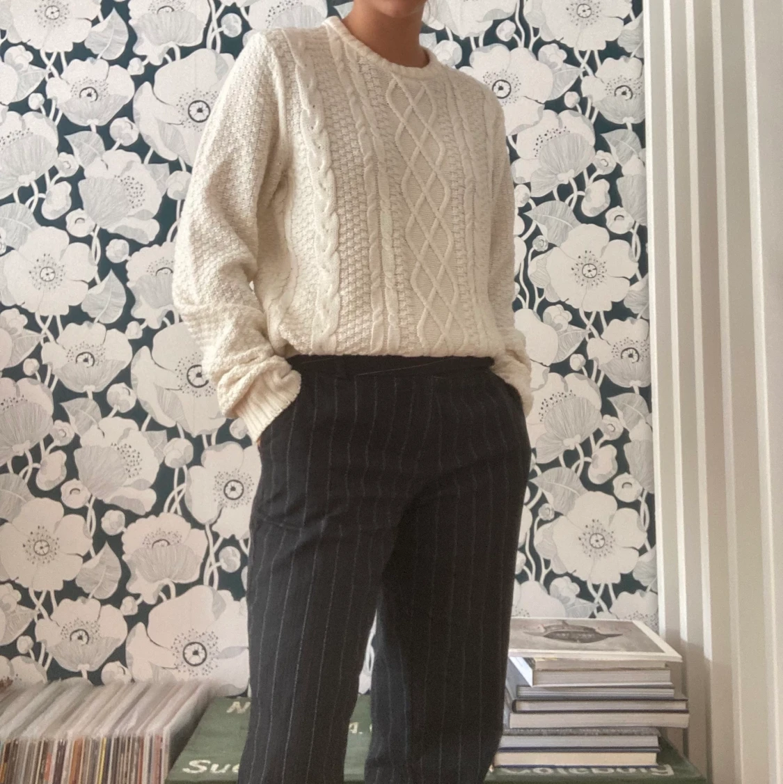 Cremevit stickad tröja