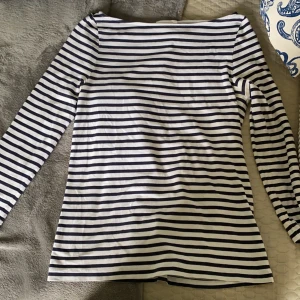 Randig tröja - Inga defekter, från Cos 🤍 