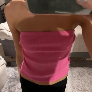 Tubtopp  - Rosa tubtopp som är ribbad ifrån Afound 