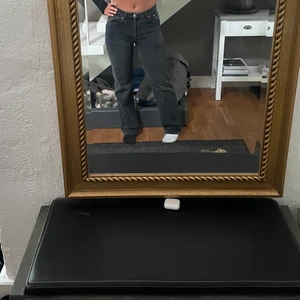 Zara mid jeans - Säljer dessa zara mid jeansen som blivit för tajta!