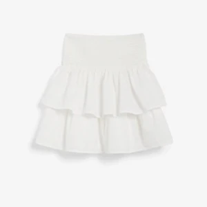 Kappahl  - En jättefin kjol från Kappahl, säljer köptes för 250 men säljer för 100, har en ljusbrun liten fläck så säljer därför väldigt billigt! Står ej för frakten, vet ej hur mycket den kostar så kollar upp det när jag postar den! Priset kan diskuteras.