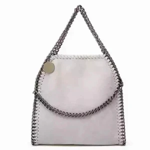 Stella liknande väska - Jättefin väska, köpt här på plick. Sparsamt använd!🤍 inte säker på om jag vill sälja men vill se vad jag kan få för den