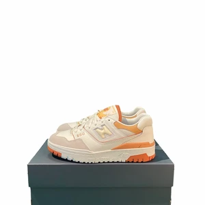 New Balance 550 "Au Lait (W)" - Helt nya  Skicka DM vid frågor eller fler bilder.