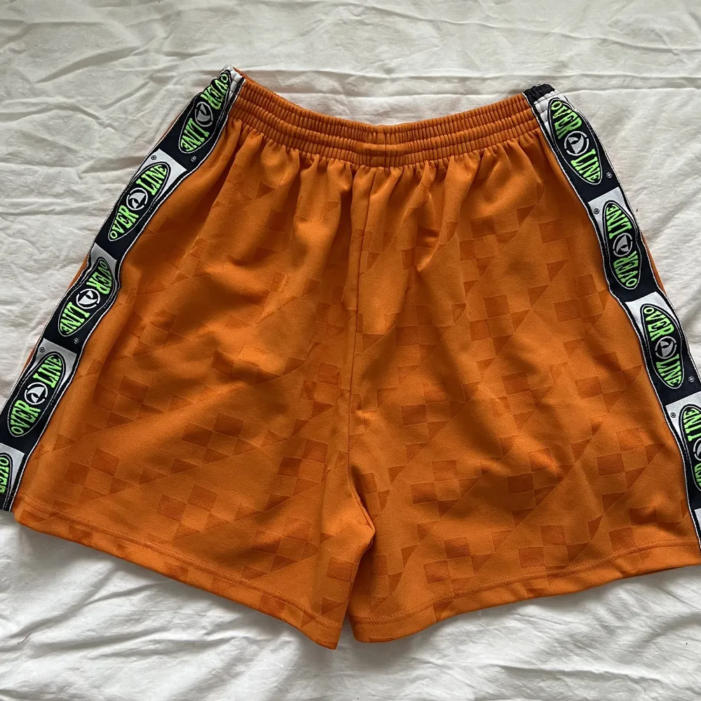 Orangea shorts. Gott skick. . Shorts.