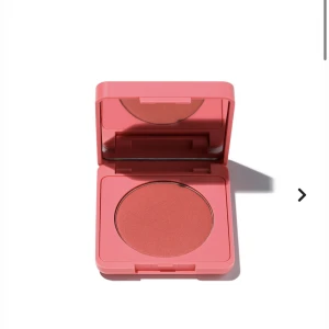 Caia blush - Säljer detta Caia blush i färgen cherry on top! Använt en gång ungefär!❤️ kontakta för frågor 