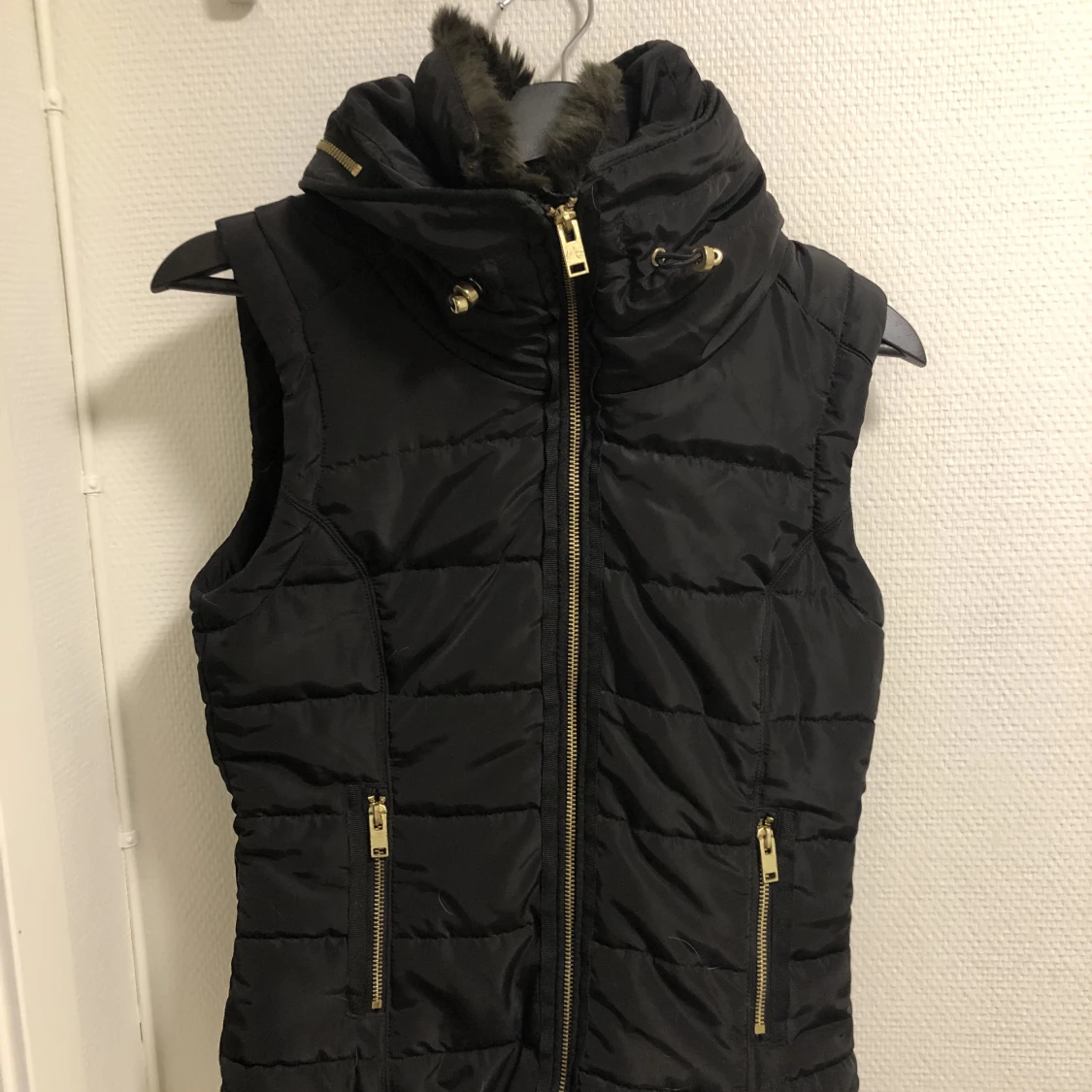 Väst i strl 36 från HM - 91