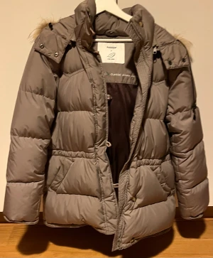 Boomerang Alexandra strl M - Dunjacka boomerang Alexandra i väldigt fint skick.