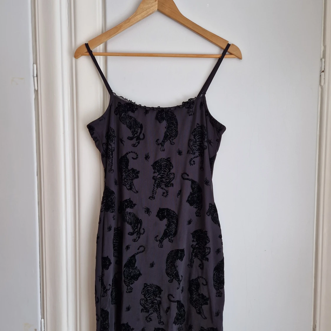 Tight klänning Divided