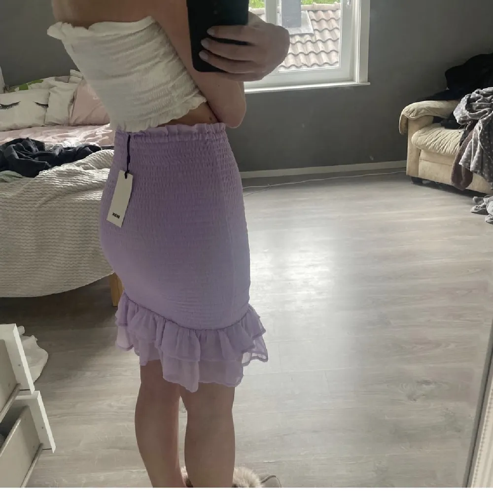 Super snygg lila bikbok kjol som tyvärr inte längre kommer till användning för mig. Kontakta mig om du har frågor. (Bilderna är lånade). Kjolar.