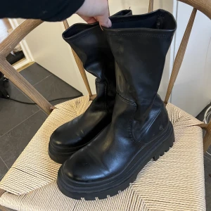 Chunky boots  - Från zara  Använda 1-2 gånger  Väldigt chunky