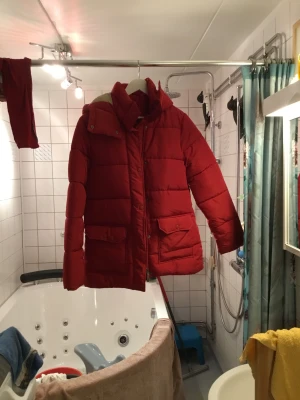 Dun jacka  - I mycket bra skick och pasar xxs- s
