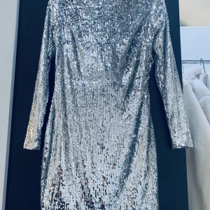Silver klänning - Nelly