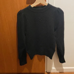Svart stickad tröja - Mjuk stickad tröja från H&m som passar till allt🖤