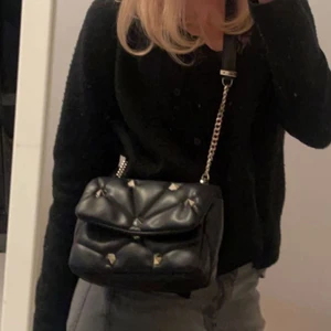 Zara väska - Skitsnygg väska från zara💕 Bra skick