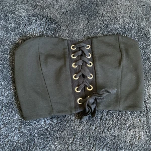 Topp från Gina tricot  - Topp i fint skick