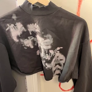 mörk Grå sweatshirt - Idk