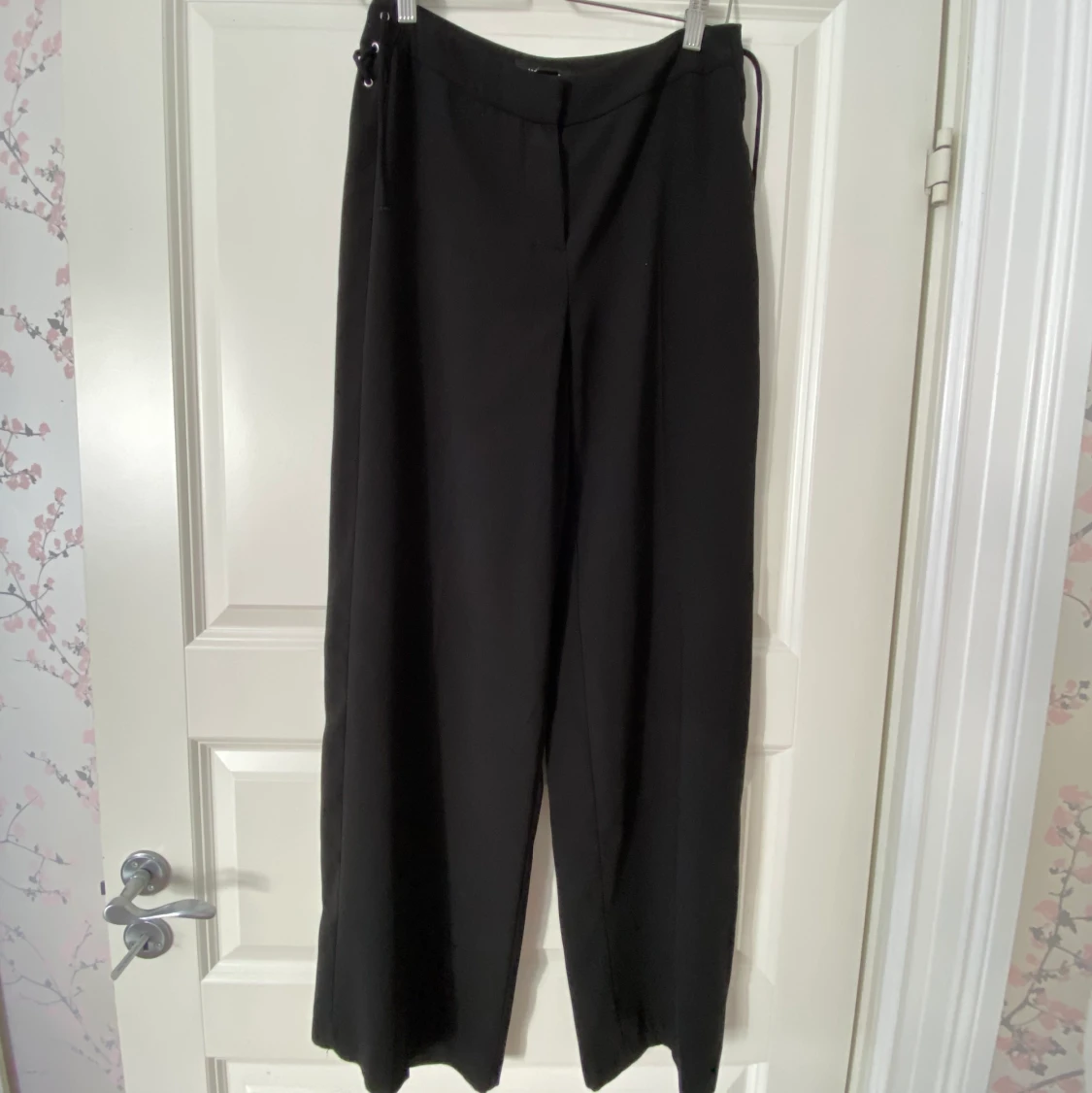 Svarta kostymbyxor 