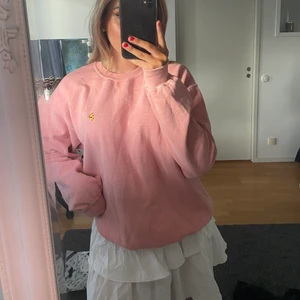 Rosa sweatshirt  - Jätteskön rosa sweatshirt från Nelly. 
