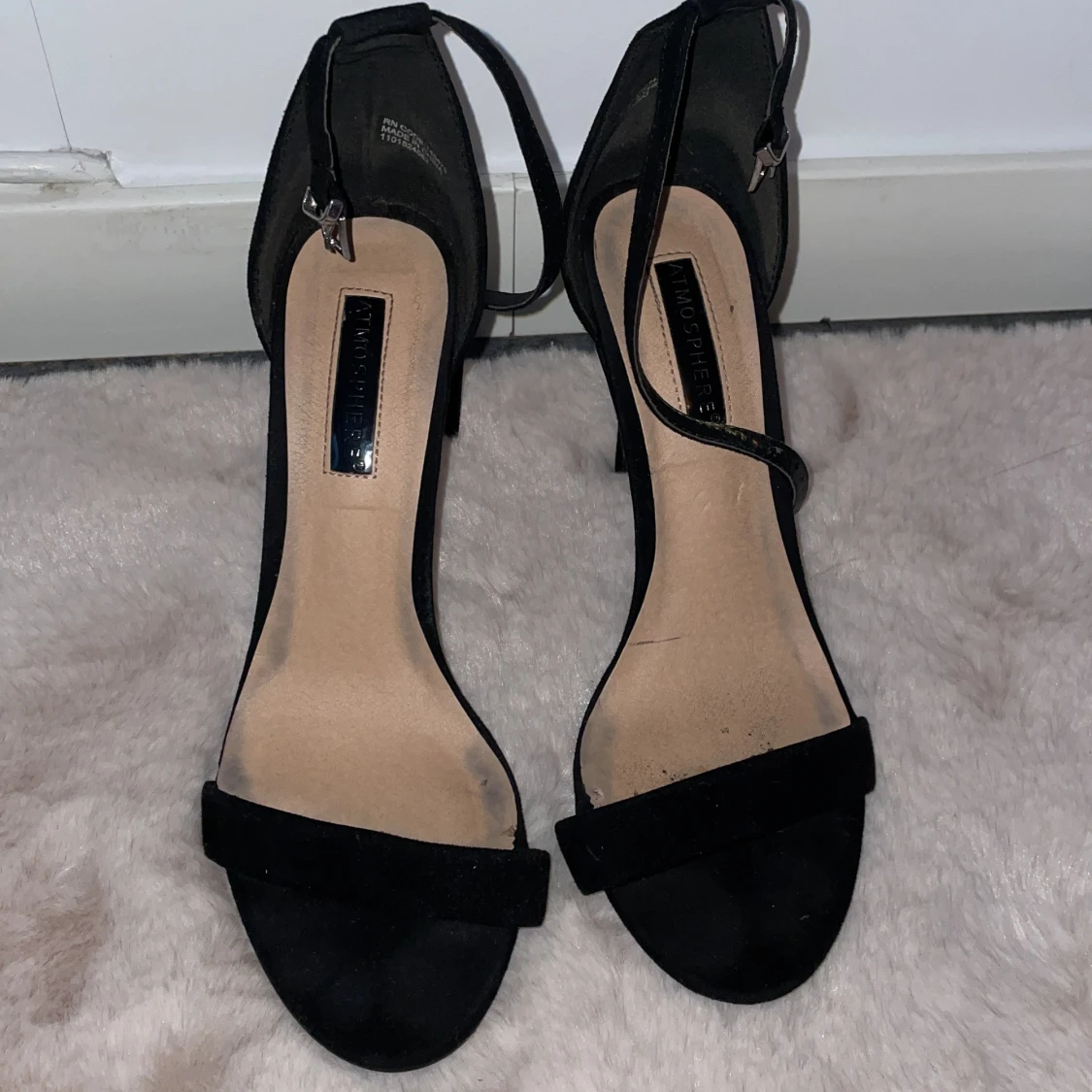 Svarta klackar storlek 38