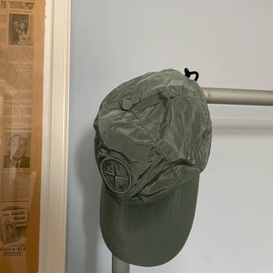 Stone island keps - Stone island metal nylon cap strl M i nyskick säljer för 600, nypris 1400😀