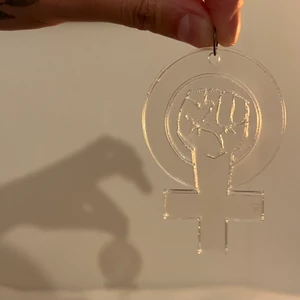 Venussymbol berlock - Handgjord berlock i plexiglas. Fint skick.