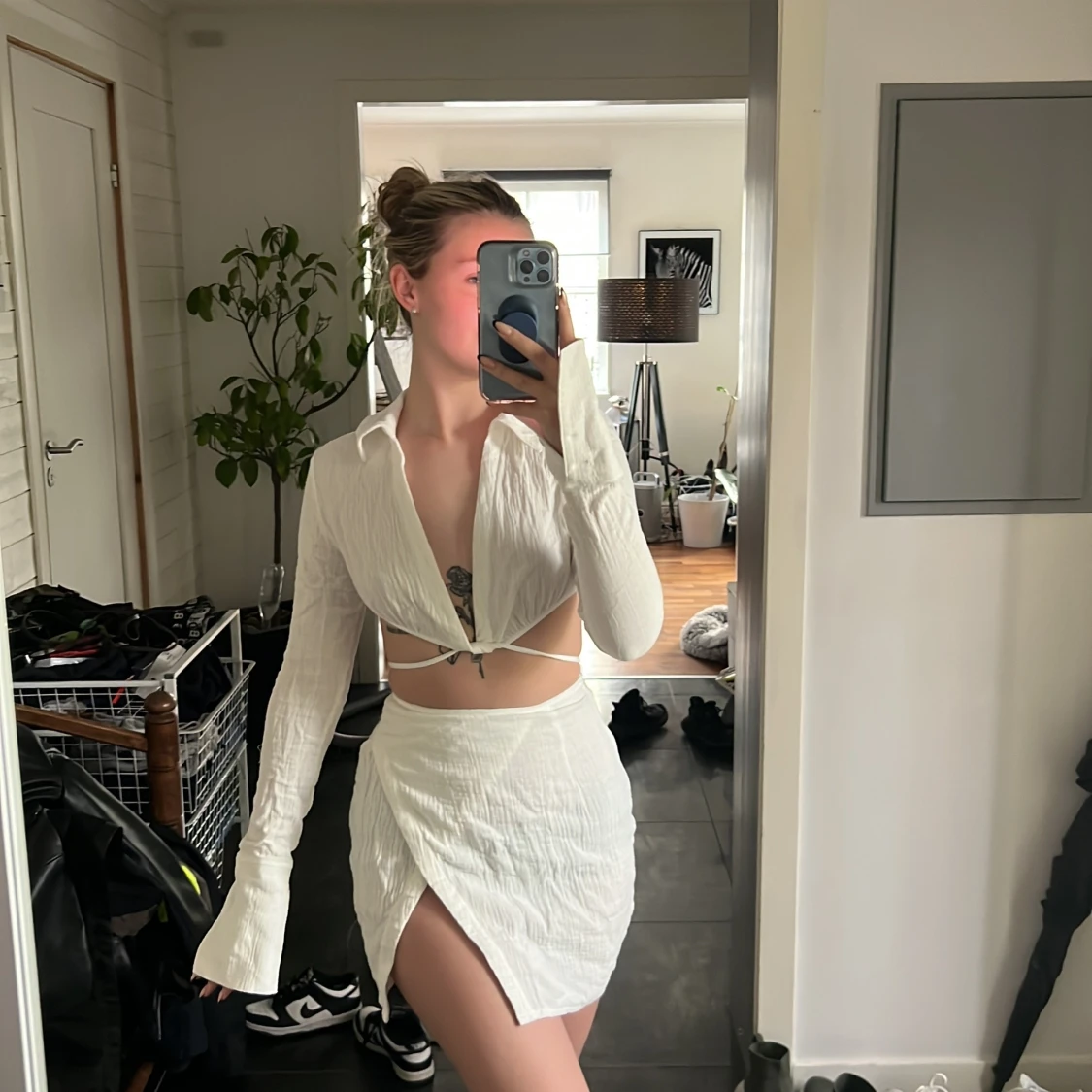 Vitt set med topp och kjol  - 91