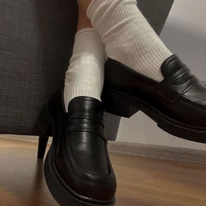 Loafers från Zara - Köpt från plick och endast testade. Passade mig inte och behöver därför sälja vidare. Fint skick och riktigt snygga nu till sommaren!!