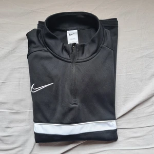 Nike tröja - Skick som ny