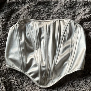 Korsett topp  - Jättefin korsett topp, bara använd en gång - storlek M