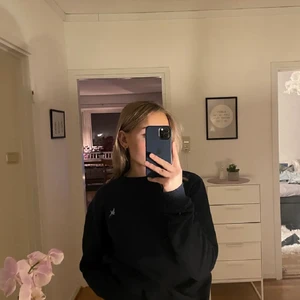 Axel arigato sweatshirt  - Säljer min Axel arigato sweatshirt skriv i dm för frågor eller om du är intresserad 