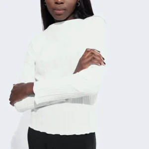 Bikbok tröja - Säljer denna as snygga tröjan från bikbok. Har bara använt tröjan vid ett tillfälle.✨ Passsr jätte bra till vardags och till finare tillfällen. Storlek S, nypris 279❤️