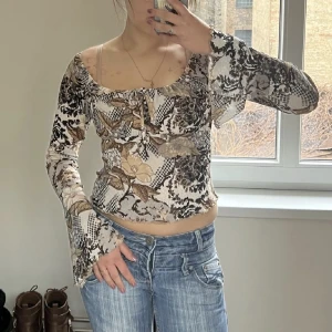 Boho top - Säljer denna fina långärmade topp! Toppen är i jätte fin sick❤️