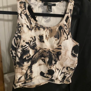 Linne med djurmönster - Linne med djurmönster från forever21