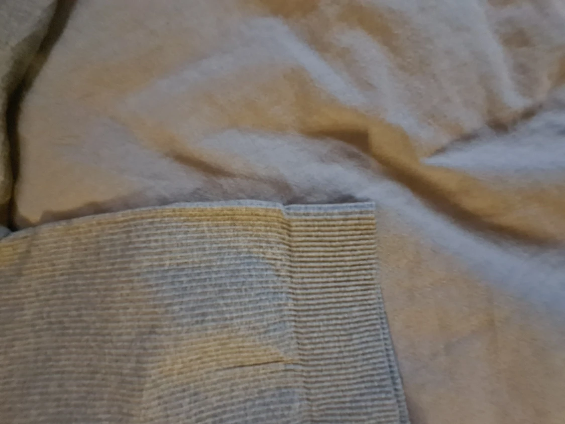 Grå träningströja långärmad. - 90