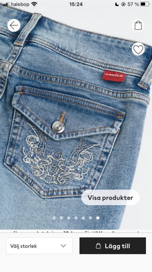 Flare low waist - Säljer nu mina low waist jeans från hm storlek 36, andvända 1gpng men inte min stil💕