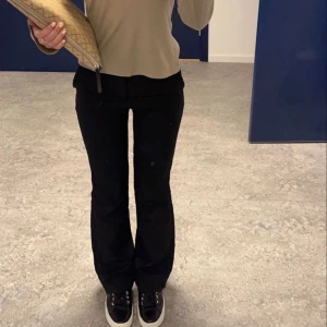 Kostymbyxor  - Säljer mina fina kostymbyxor då jag har så många i samma modell 🌟 Först till kvarn! 