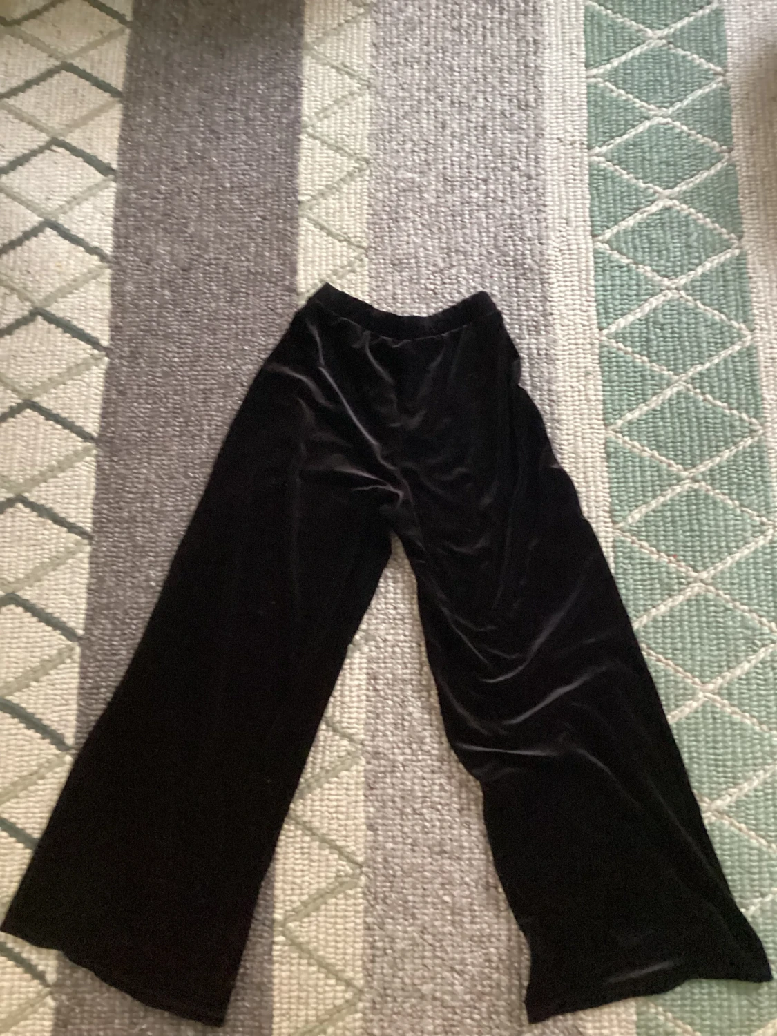 Säljer mina mysiga sammet byxor 🤍🫶🏻 - 90