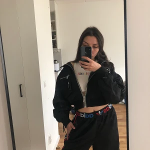 Jacka  - Svart jacka