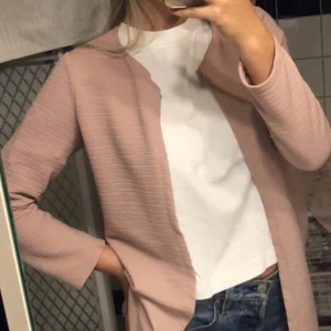 Fin blazer - Jättefin rosa blazer från Only, aldrig använd. Köparen står för frakten.💕