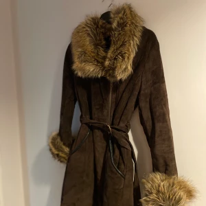 Kappa - Fin mockakappa från Jofama. Strokek 36-38( det står 36 men jag tycker den är stor som en 38). Köparen står för fraktkostnad 