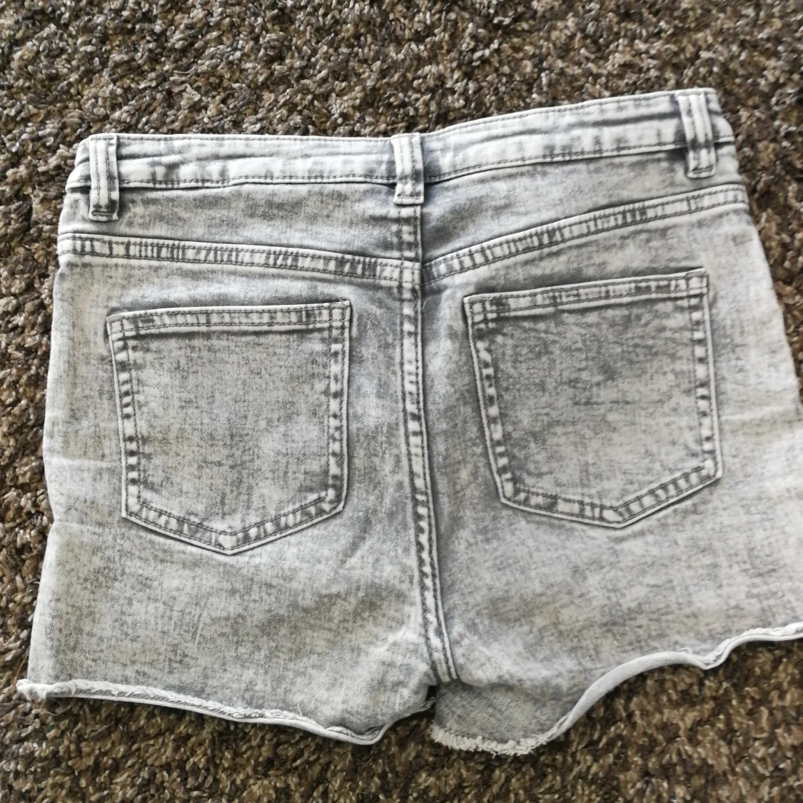 Gråa jeans shorts strl 152 (11-12 år)  - 91