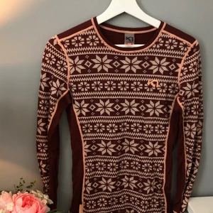 Kari Traa underställ-set (M) - Har använt några gånger men säljer pga för liten💕 Är perfekt till kallare dagar❄️ [betalas genom swish] ❗️köparen står för fraktpriserna❗️