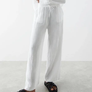 Helt nya vita linne byxor - Helt nya med prislappen kvar från Gina tricot- slutsålda ⚡️ Storlek 36