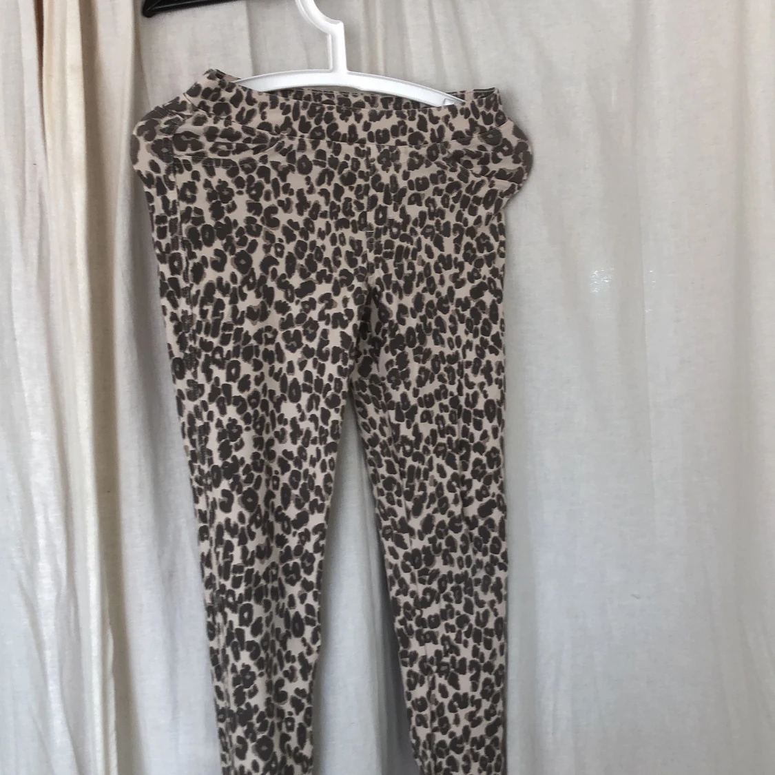 H&M liopard mönstrade jeans