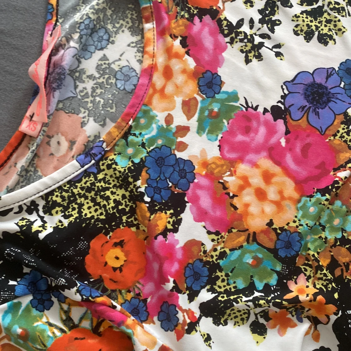 Blommig klänning  - 90
